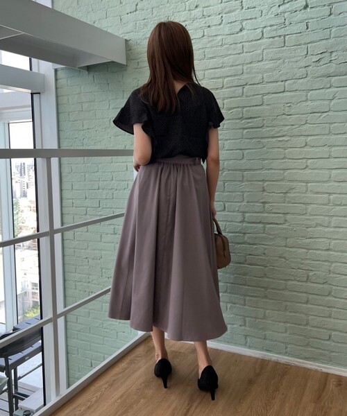 couture brooch（クチュールブローチ）の「◆【大人レディ、きちんと見えが叶うブラウス！】前後2WAY　フリルスリーブゴールドバーブラウス（シャツ/ブラウス・レディース・オフホワイト/サックスブルー/ブラック系・38/42）」の17枚目の写真