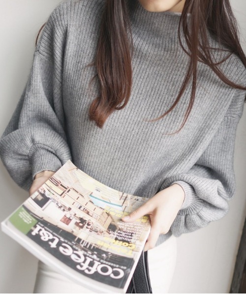 gossip！ロサンゼルス（ゴシップロサンゼルス）の「ハイネックボリュームスリーブニット（ニット/セーター・レディース・ホワイト/ブラック/グレー/レッド・FREE）」の17枚目の写真