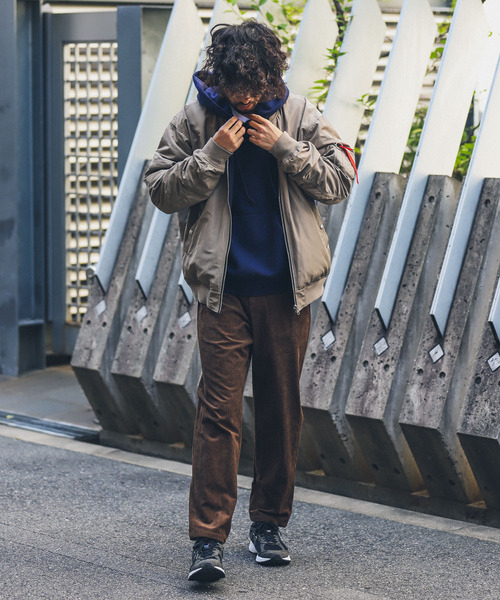 URBAN RESEARCH Sonny Label（アーバンリサーチサニーレーベル）の「コーデュロイワイドテーパードパンツ（その他パンツ・メンズ・ブラック/ブラウン/ライトベージュ・MEDIUM/LARGE）」の4枚目の写真