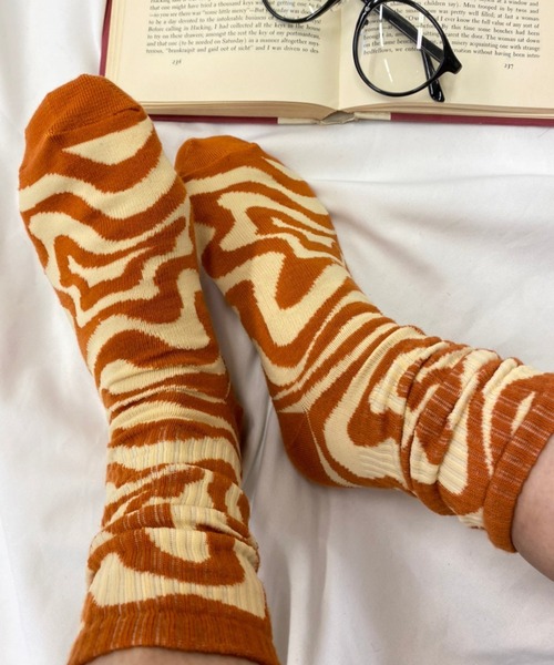 WEGO（ウィゴー）の「WEGO/マーブルソックス（ソックス/靴下・レディース・オレンジ/パープル/ブラック・FREE）」の3枚目の写真