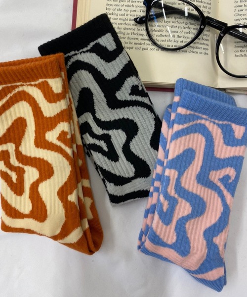 WEGO（ウィゴー）の「WEGO/マーブルソックス（ソックス/靴下・レディース・オレンジ/パープル/ブラック・FREE）」の4枚目の写真