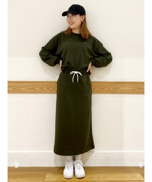 GAP(ギャップ)の「ミニ GAPロゴスウェット・トレーナー(スウェット・レディース・オフホワイト/ブラウン/ブラック/ライトグレー/カーキ/ブルー/ベージュ/ピンク/ライトブラウン/グリーン/ダークグリーン・L/S/XS/XXS/M/XL)」の13枚目の写真