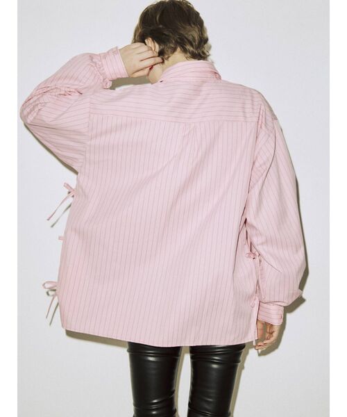 jouetie(ジュエティ)の「サイドリボンロングシャツ(シャツ/ブラウス・レディース・オフホワイト/ブラック/ピンク・MEDIUM)」の7枚目の写真