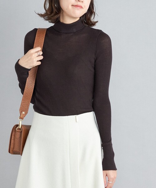 SHIPS（シップス）の「〈手洗い可能〉ウールリブ丸胴タートルネック（ニット/セーター・レディース・ライトブルー/ダークグレー/オフホワイト/ブラウン・ONE SIZE）」の3枚目の写真