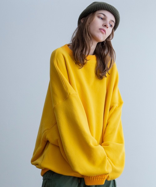 Universal Style Wear(ユニバーサルスタイルウェア)の「Universal Style Wear ビッグ ドルマン クルーネック スウェット(スウェット・メンズ・ブルー系/イエロー系/ライトパープル/オフホワイト・MEDIUM/LARGE/X-LARGE)」の4枚目の写真