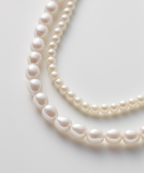 haco!(ハコ)の「光の反射いただきます!首への負担はノーセンキュー TPOに合わせて大小パールを使い分けられるネックレス2本セット(ネックレス・レディース・ホワイト・ONE SIZE)」の6枚目の写真