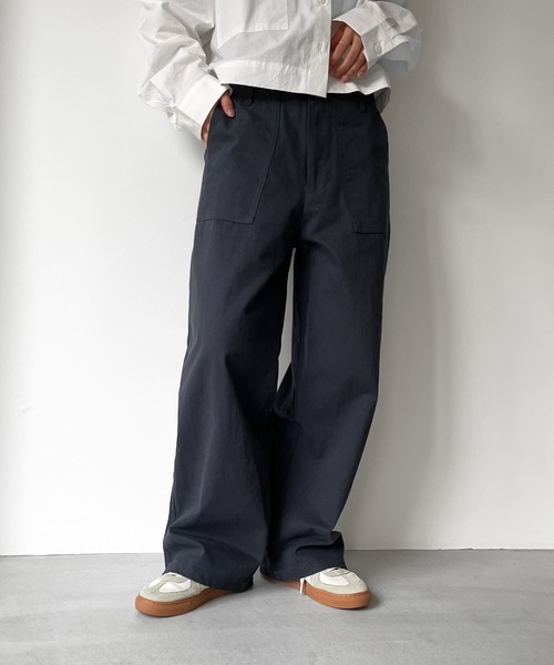 RED CHOP WORKS(レッドチョップワークス)の「RED CHOP WORKS(レッドチョップワークス) コットンワークストレートパンツ(その他パンツ・レディース・キナリ/ネイビー・34/36/38)」の2枚目の写真
