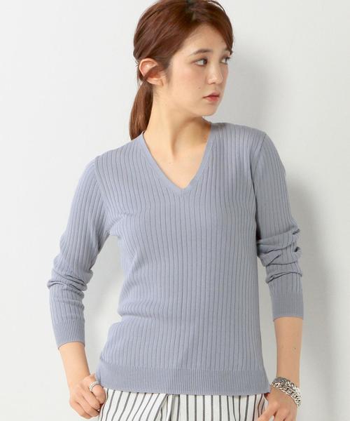 UNITED ARROWS（ユナイテッドアローズ）の「UAB CTN ワイドリブ Vネックニット ◆（ニット/セーター・レディース・オフホワイト/ブラック/ライトブルー・フリー）」の3枚目の写真