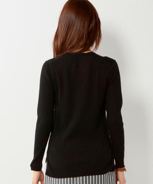 UNITED ARROWS（ユナイテッドアローズ）の「UAB CTN ワイドリブ Vネックニット ◆（ニット/セーター・レディース・オフホワイト/ブラック/ライトブルー・フリー）」の15枚目の写真