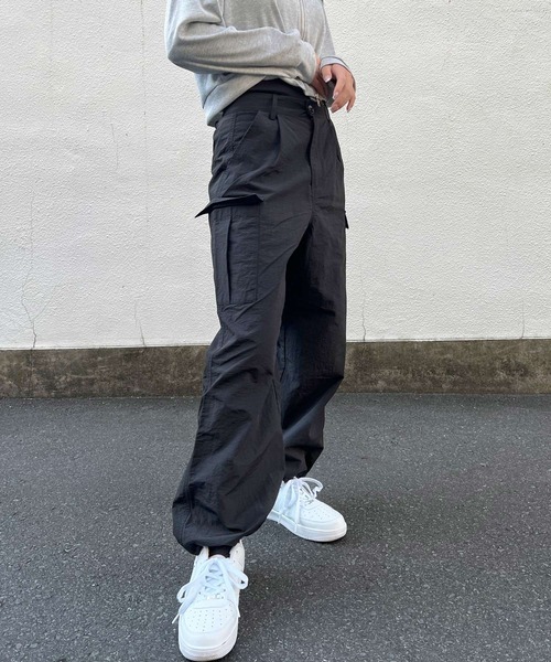 HALEY PESCA（ヘーリーペスカ）の「HALEY PESCA/ルーズシルエット ハイウエストパラシュートパンツ（カーゴパンツ・レディース・アイボリー/ブラック/カーキ・MEDIUM）」の9枚目の写真