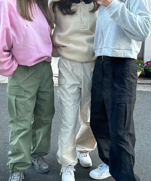 HALEY PESCA（ヘーリーペスカ）の「HALEY PESCA/ルーズシルエット ハイウエストパラシュートパンツ（カーゴパンツ・レディース・アイボリー/ブラック/カーキ・MEDIUM）」の4枚目の写真