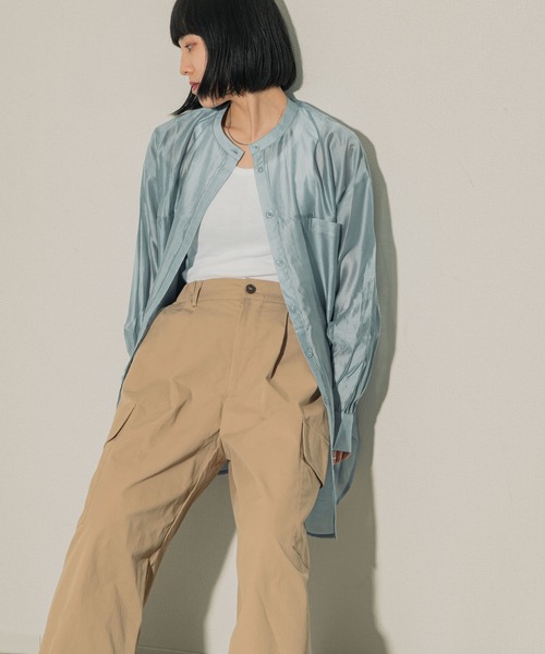 ottilie(オティーリエ)の「ottilie シアーオーバーシャツ(シャツ/ブラウス・レディース・アイボリー/グレイッシュベージュ/ブラック/サックスブルー・FREE)」の4枚目の写真