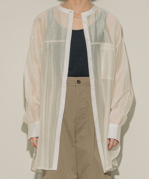 ottilie(オティーリエ)の「ottilie シアーオーバーシャツ(シャツ/ブラウス・レディース・アイボリー/グレイッシュベージュ/ブラック/サックスブルー・FREE)」の7枚目の写真