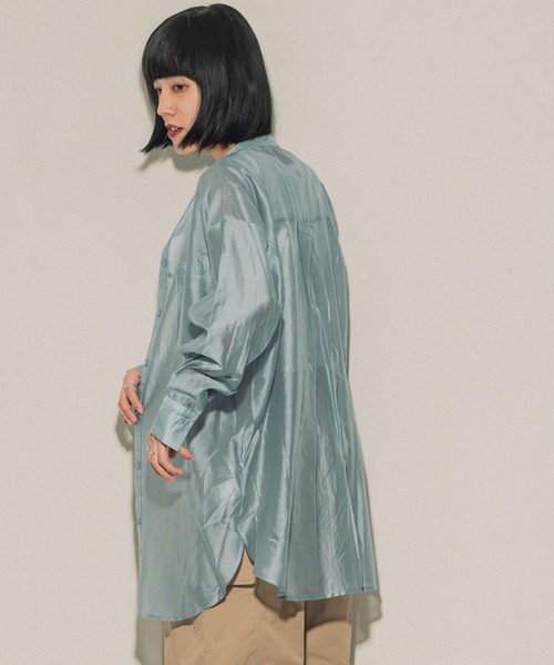 ottilie(オティーリエ)の「ottilie シアーオーバーシャツ(シャツ/ブラウス・レディース・アイボリー/グレイッシュベージュ/ブラック/サックスブルー・FREE)」の14枚目の写真