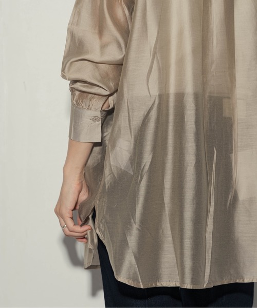 ottilie(オティーリエ)の「ottilie シアーオーバーシャツ(シャツ/ブラウス・レディース・アイボリー/グレイッシュベージュ/ブラック/サックスブルー・FREE)」の22枚目の写真