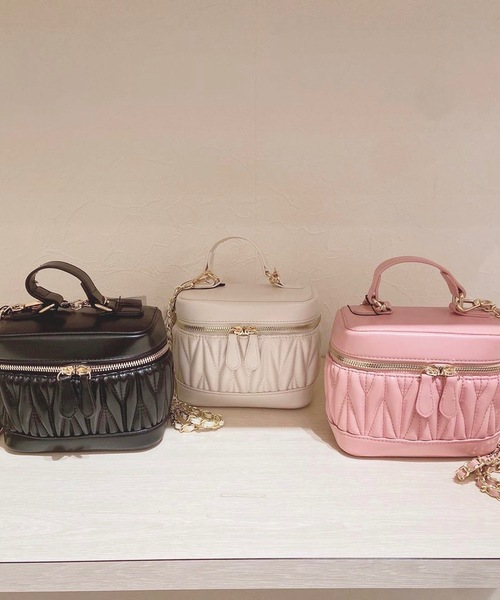 one way（ワンウェイ）の「キルティングバニティチェーンバッグ