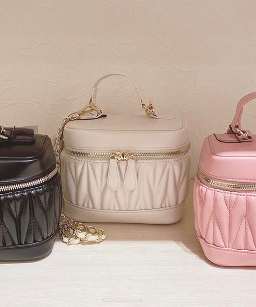 one way（ワンウェイ）の「キルティングバニティチェーンバッグ