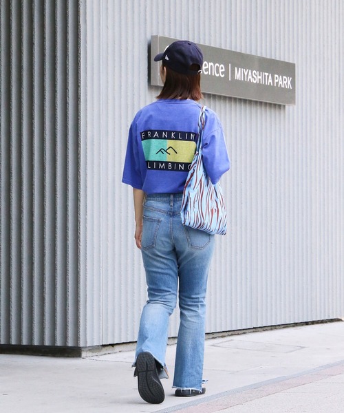 Franklin Climbing（フランクリンクライミング）の「【Franklin Climbing】【LOGO】ヴィンテージグラフィックTee（Tシャツ/カットソー・レディース・チャコールグレー/オフホワイト/ブルー・MEDIUM/LARGE）」の10枚目の写真