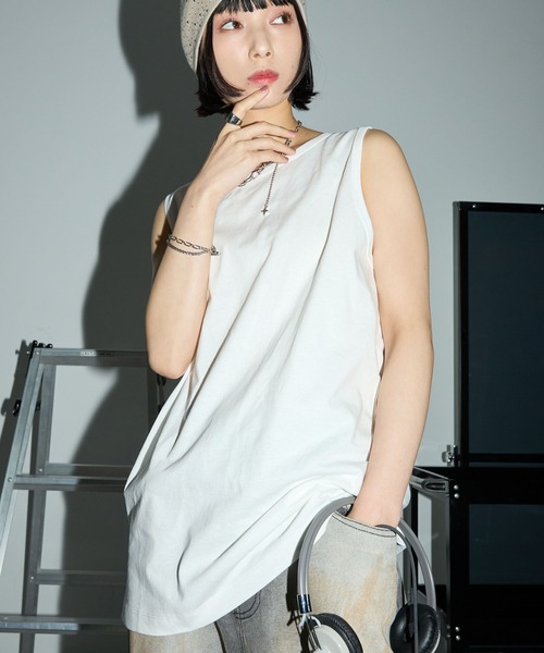 Anchor Smith(アンカー スミス)の「サイドスリットロングレイヤードタンクトップ(タンクトップ・メンズ・ブルー系/ライトグレー/ピンク系/アッシュグレー/ホワイト/ブラック/チャコールグレー/グレイッシュベージュ/グリーン系/バーガンディー/レッド系・M/L/S)」の2枚目の写真