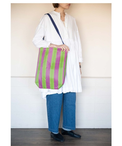 LILA&FLEUR(リラアンドフルール)の「Market Bag(ショルダーバッグ・レディース・ホワイト×イエロー/グリーン系2/ホワイト×パープル/ホワイト×グリーン/ブルー系/グレー×ピンク/グリーン系1・ONE SIZE)」の6枚目の写真