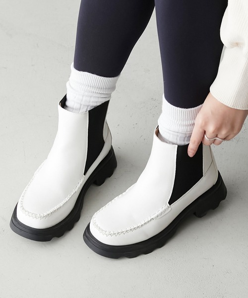 BONLECILL(ボンルシール)の「ステッチデザイン サイドゴアブーツ(ブーツ・レディース・ブラック/ブラウン/アイボリー・XL/L/M/S)」の4枚目の写真