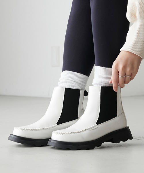 BONLECILL(ボンルシール)の「ステッチデザイン サイドゴアブーツ(ブーツ・レディース・ブラック/ブラウン/アイボリー・XL/L/M/S)」の5枚目の写真