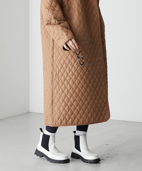 BONLECILL(ボンルシール)の「ステッチデザイン サイドゴアブーツ(ブーツ・レディース・ブラック/ブラウン/アイボリー・XL/L/M/S)」の7枚目の写真