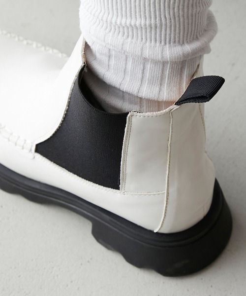 BONLECILL(ボンルシール)の「ステッチデザイン サイドゴアブーツ(ブーツ・レディース・ブラック/ブラウン/アイボリー・XL/L/M/S)」の11枚目の写真