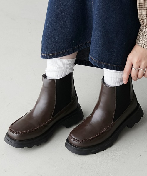 BONLECILL(ボンルシール)の「ステッチデザイン サイドゴアブーツ(ブーツ・レディース・ブラック/ブラウン/アイボリー・XL/L/M/S)」の17枚目の写真