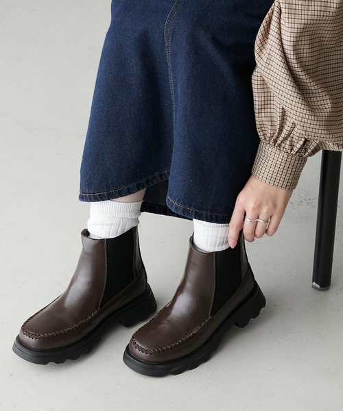 BONLECILL(ボンルシール)の「ステッチデザイン サイドゴアブーツ(ブーツ・レディース・ブラック/ブラウン/アイボリー・XL/L/M/S)」の21枚目の写真