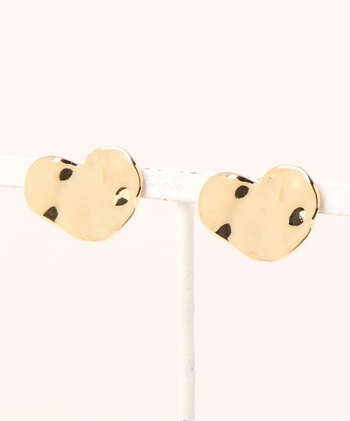 iso(イソ)の「ニュアンスメタルハートピアス(ピアス(両耳用)・レディース・ゴールド/シルバー・FREE)」の12枚目の写真