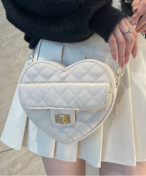 one wayザッカ（ワンウェイザッカ）の「ハートキルティングバッグ（ショルダーバッグ・レディース・レッド/ブラック/アイボリー・FREE）」の2枚目の写真