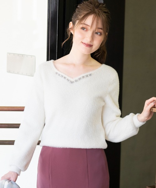 セール】□2023秋冬新作□シャギーハートネックビジューニット