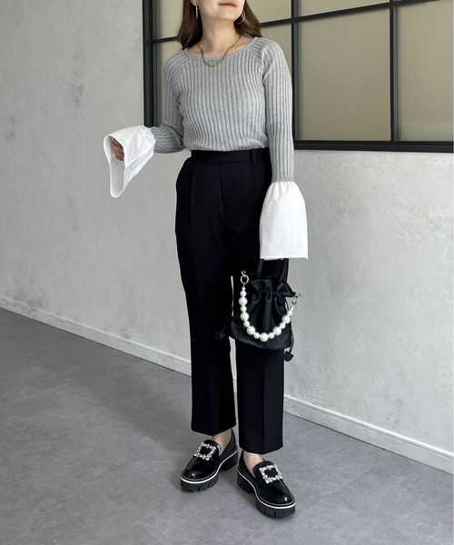 prose verse（プロズヴェール）の「フレアスリーブボートネックリブニット（ニット/セーター・レディース・ネイビー/グレー/ブラック/アイボリー・MEDIUM）」の5枚目の写真