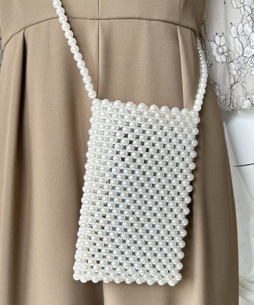 ketty（ケティ）の「パールスマホショルダーポーチ（ショルダーバッグ・レディース・オフホワイト・FREE）」の8枚目の写真