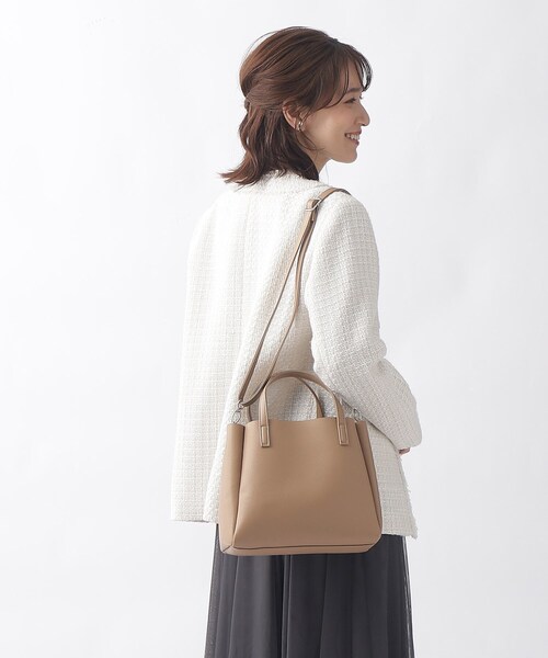 SHOO・LA・RUE（シューラルー）の「◆【通勤/セレモニー/2WAY】一枚革風ミドルトートバッグ（トートバッグ・レディース・グレー系4/ブラック/ブラウン系・00）」の16枚目の写真