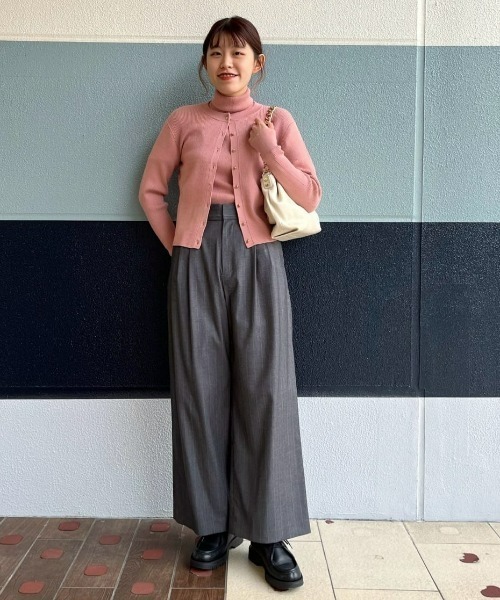 NANO universe（ナノユニバース）の「椿オイル加工リブカーディガン（カーディガン/ボレロ・レディース・ピンク/ライム/オフホワイト/ブラック・M/S）」の7枚目の写真