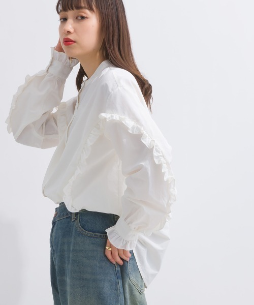 terrace（テラス）の「ナイロン　ラインフリルシャツブラウス（シャツ/ブラウス・レディース・オフホワイト/サックスブルー/ブラック・MEDIUM）」の4枚目の写真