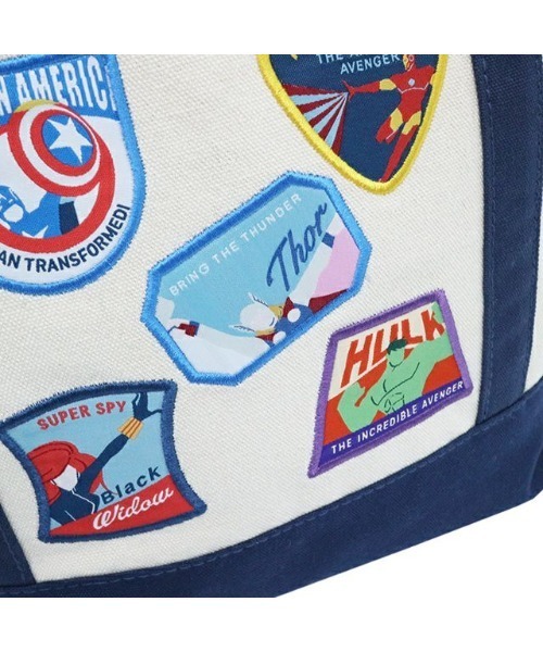 MARVEL（マーベル）の「【 MARVEL 】 マーベルヒーローズ ワイドトート（トートバッグ・レディース・ホワイト×ネイビー・FREE）」の4枚目の写真