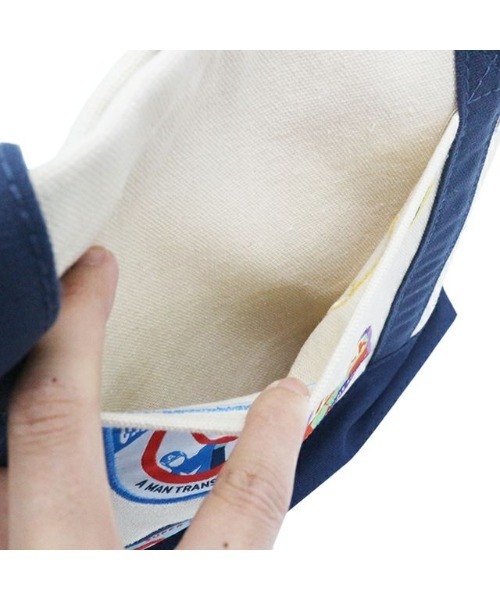 MARVEL（マーベル）の「【 MARVEL 】 マーベルヒーローズ ワイドトート（トートバッグ・レディース・ホワイト×ネイビー・FREE）」の5枚目の写真