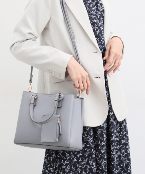 Honeys(ハニーズ)の「軽量両あおりハンドバッグ(ハンドバッグ・レディース・ライトベージュ/ブルーグレー/アイボリー/ブラック/スモークピンク/グレー/ブラウン・FREE)」の9枚目の写真