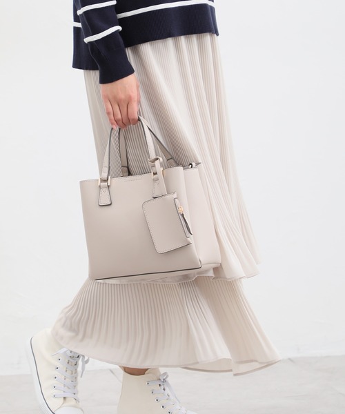 Honeys(ハニーズ)の「軽量両あおりハンドバッグ(ハンドバッグ・レディース・ライトベージュ/ブルーグレー/アイボリー/ブラック/スモークピンク/グレー/ブラウン・FREE)」の12枚目の写真