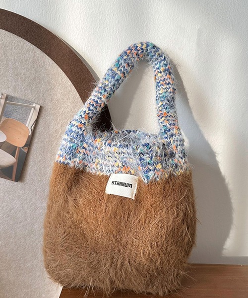 aimoha（アイモハ）の「カラフルファーニットバッグ (AW)（ハンドバッグ・レディース・ブルー/ネイビー/オレンジ/ブラック/チョコ・FREE）」の3枚目の写真