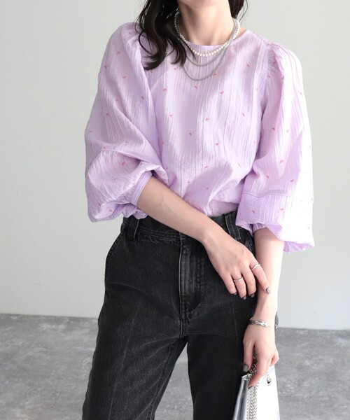 fredy emue（フレディエミュ）の「ハート刺繍袖ボリュームブラウス（シャツ/ブラウス・レディース・ホワイト系その他/パープル系その他/ブルー系その他/ブラック系その他・38）」の4枚目の写真