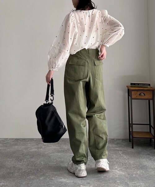 fredy emue（フレディエミュ）の「ハート刺繍袖ボリュームブラウス（シャツ/ブラウス・レディース・ホワイト系その他/パープル系その他/ブルー系その他/ブラック系その他・38）」の7枚目の写真