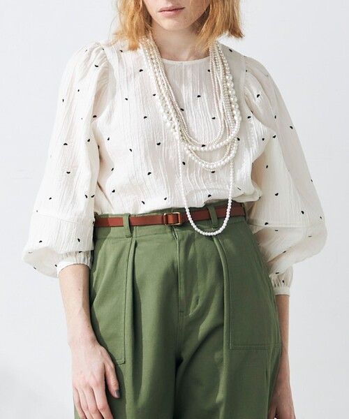 fredy emue（フレディエミュ）の「ハート刺繍袖ボリュームブラウス（シャツ/ブラウス・レディース・ホワイト系その他/パープル系その他/ブルー系その他/ブラック系その他・38）」の21枚目の写真