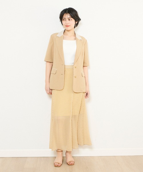 INED CLARO（イネドクラロ）の「リフラクスハーフスリーブジャケット（テーラードジャケット・レディース・キャメル/チャコールグレー・フリー）」の4枚目の写真