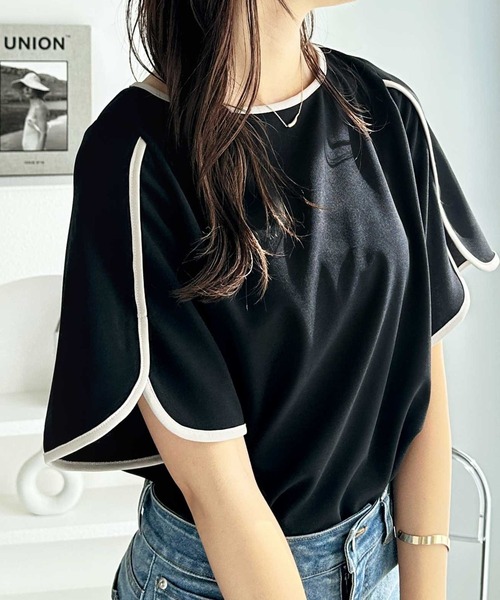 夏にぴったり！ひんやりスリット入りフレアースリーブＴブラウス