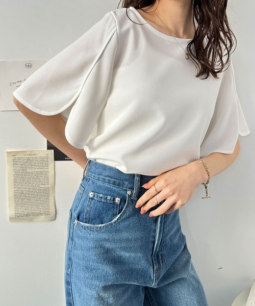 夏にぴったり！ひんやりスリット入りフレアースリーブＴブラウス