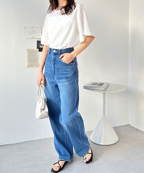 夏にぴったり！ひんやりスリット入りフレアースリーブＴブラウス